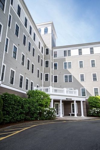 8 Crowninshield St, Peabody MA 01960-8201 exterior