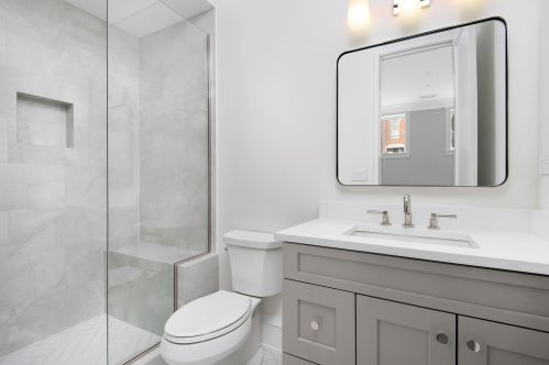 2137 Clifton Ave, Chicago IL 60614-4116 exterior