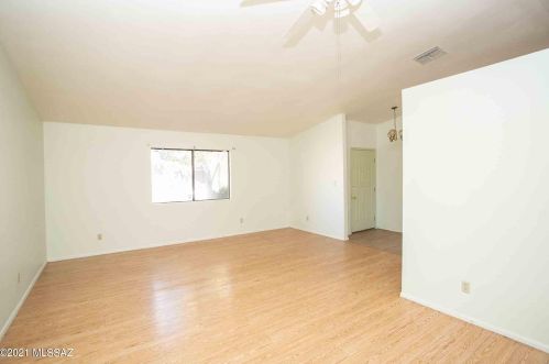 9711 Donegal Pl, Tucson, AZ 85742-9114