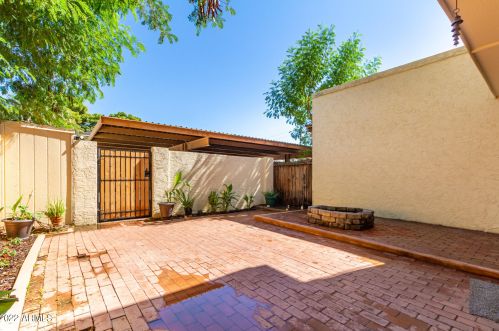 8022 32nd Ave, Phoenix AZ  85051-6214 exterior