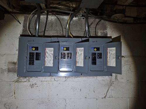 608 30, Milwaukee WI 53215-1214 exterior