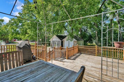 411 Calhoun St, Bull Valley IL 60098-4203 exterior