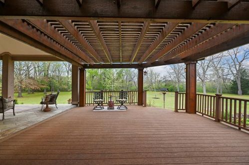 2200 Spg Br Rd, Montgomery TX 77316-2503 exterior