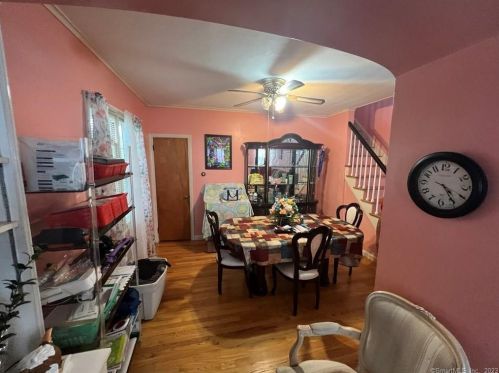 41 Loomis Ave, Windsor CT  06095-2804 exterior