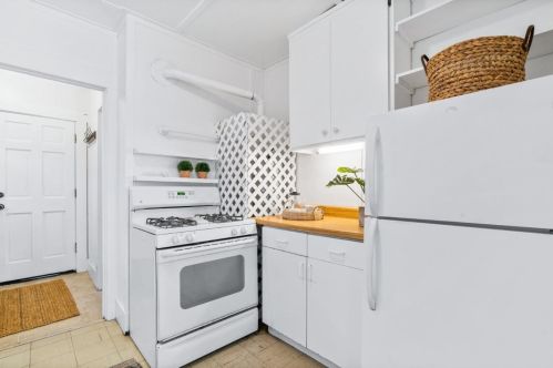 425 Riverview Ave, Capitola CA 95010-2757 exterior