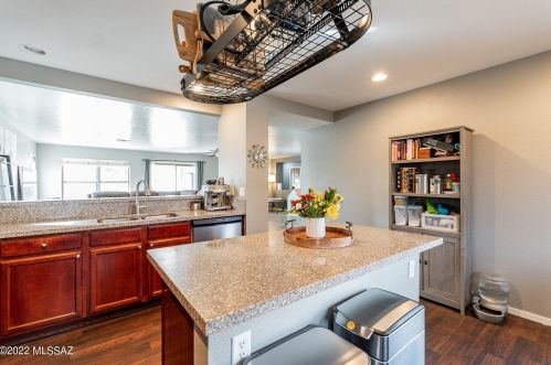 7498 Giachery Ave, Tucson AZ  85747-5613 exterior