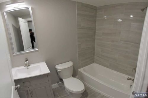 225 9 St, Newark NJ 07107-1907 exterior