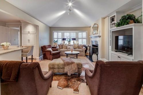 4620 Angelo Dr, Atlanta GA 30319-1045 exterior