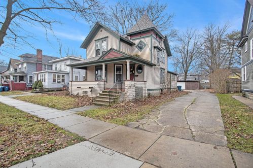 516 Oak St, Kalamazoo, MI 49007-5030