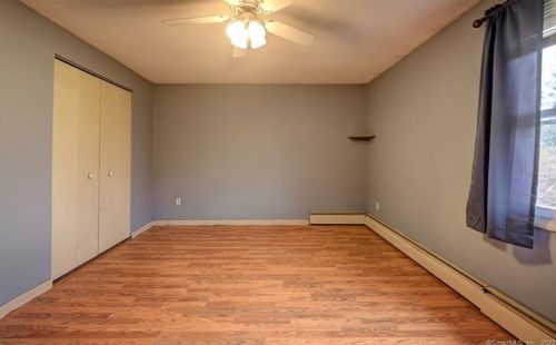 48 Stevens St, Milford CT 06460-7869 exterior