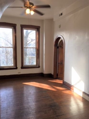 3849 Hermitage Ave, Chicago, IL 60613-2733