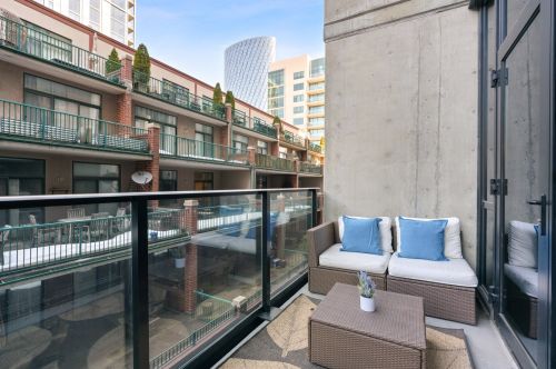 111 Peoria St, Chicago IL  60607 exterior