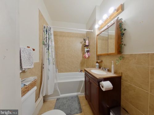 2001 13 St, Philadelphia PA 19148-5503 exterior