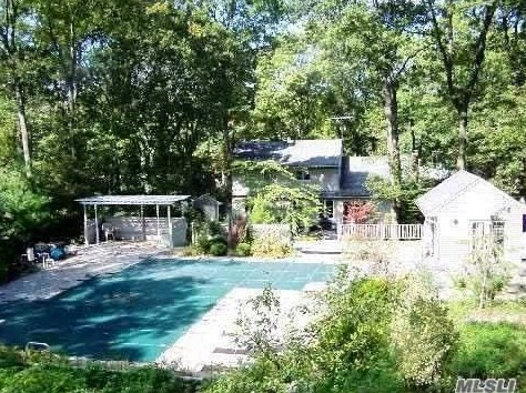 75 Mcculloch Dr, Huntington Station, NY 11746-7905