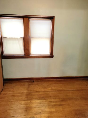 2467 9, Milwaukee WI 53215-3210 exterior