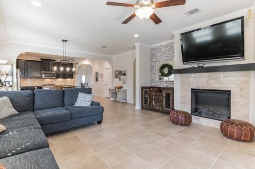 1045 Naranjo Dr, Georgetown, TX 78628