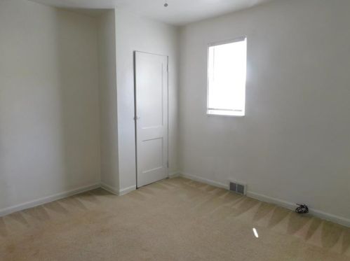 2920 Clermont Ave, Pittsburgh PA 15227-2820 exterior