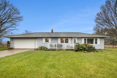 5388 34th St, Kalamazoo, MI 49048-9352