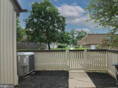 3803 El Camino Pl, Alexandria, VA 22309-1401