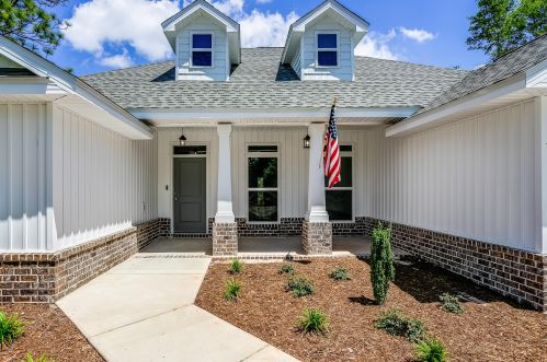 10152 American Farms Rd, Milton, FL 32583-9337