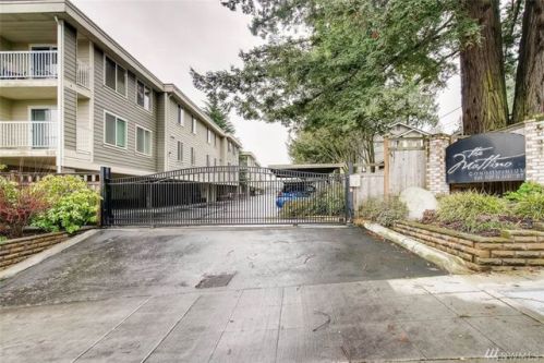 935 200th St, Seattle WA  98133-3138 exterior