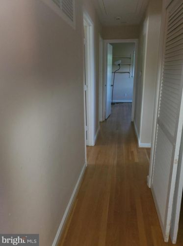 1326 Mayflower Dr, Mc Lean VA  22101-3402 exterior