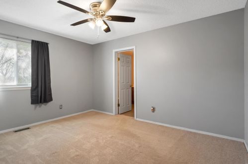 2625 Midland Rdg Dr, Saint Louis MO 63114-1232 exterior