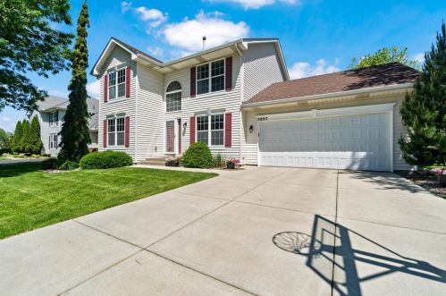 3897 Homestead Dr, Saint Paul, MN 55125-8417