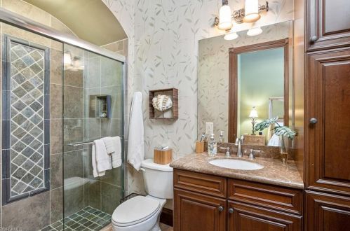 9054 Shenendoah Cir, Naples FL 34113-1663 exterior