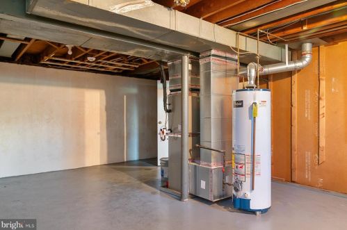 1320 Meadowvale Rd, Glen Burnie MD 21060-7017 exterior