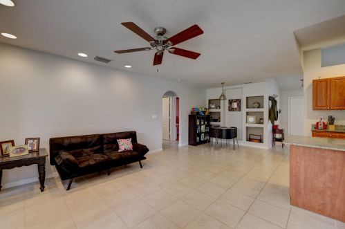 3419 Fashoda St, Fort Pierce FL 34953-4643 exterior