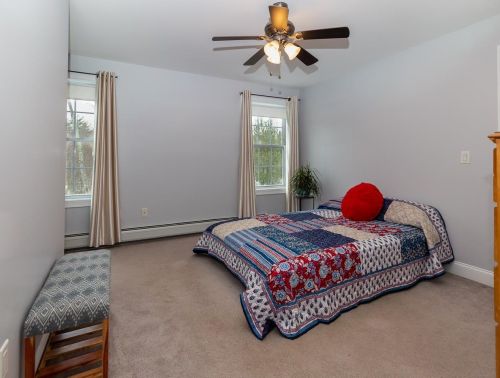 67 Ledge Rd, Seabrook NH 03874-4314 exterior