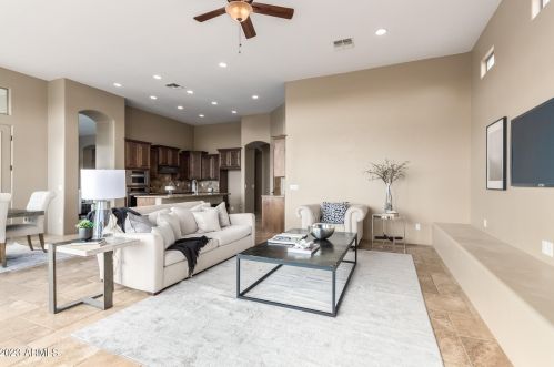 44822 3 St, Phoenix AZ 85087-8639 exterior