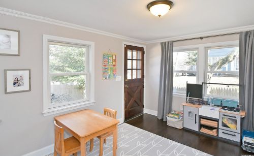 21 Nursery Rd, Huntington Station NY 11747-1028 exterior