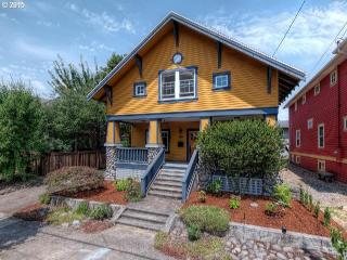 2125 Main St, Portland, OR 97214-3839