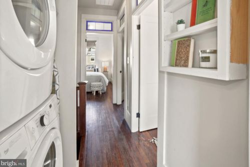 1933 Smt Pl, Washington DC 20002-1353 exterior