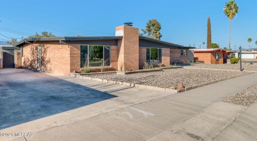 8901 Mcclellan St, Tucson AZ  85710-4420 exterior