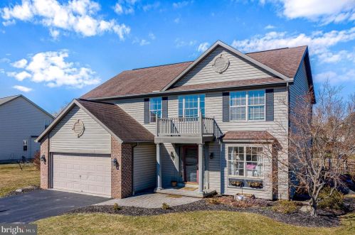 5 Dickinson Dr, Hanover, PA 17331-7766