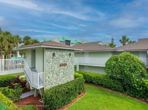 2400 Ocean Dr, Fort Pierce FL  81111-8018 exterior