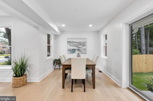 6705 Buttermere Ln, Bethesda MD  20817-1528 exterior