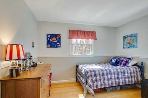 105 Hillside Rd, North Andover MA 01845-5316 exterior