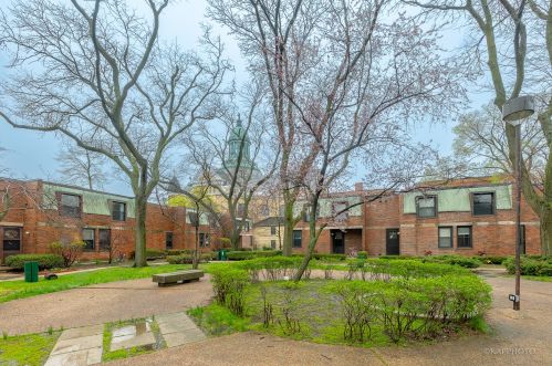 1268 Westgate Ter, Chicago IL  60607-3307 exterior