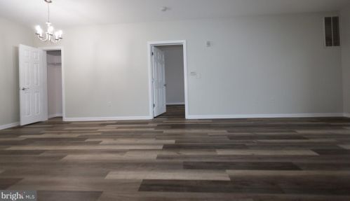 1424 Sierra Dr, Trenton NJ  08619-2071 exterior