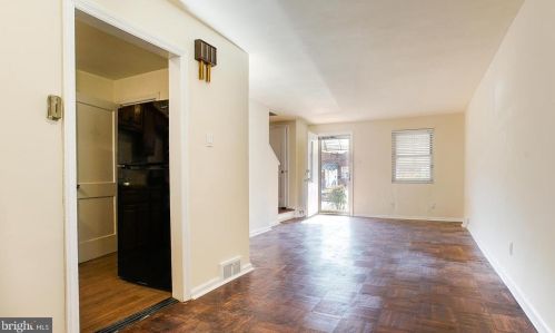 327 Fern St, Darby PA 19023-2614 exterior