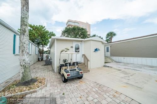 820 Osprey Ct, Fort Pierce, FL 34949-8454