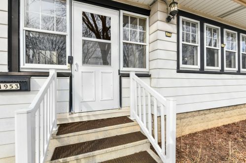 1953 90th St, Milwaukee, WI 53227-1619