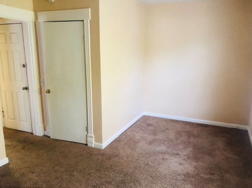 429 Ctr St, Waukegan IL 60085-3829 exterior