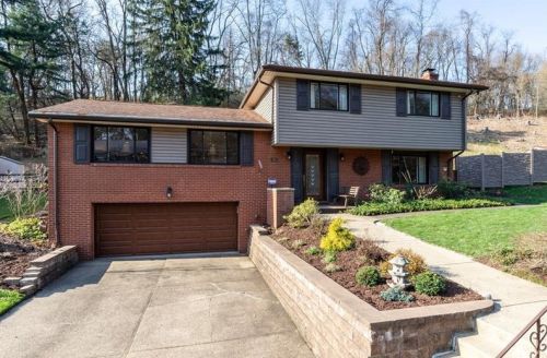 141 Thornberry Dr, Pittsburgh, PA 15235-5060