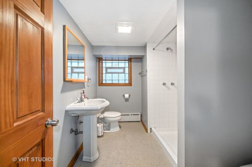 5522 Cornelia Ave, Chicago IL 60657-1019 exterior