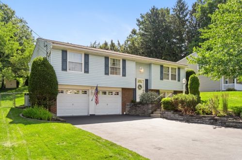 1214 Regency Dr, Pittsburgh, PA 15237-6206